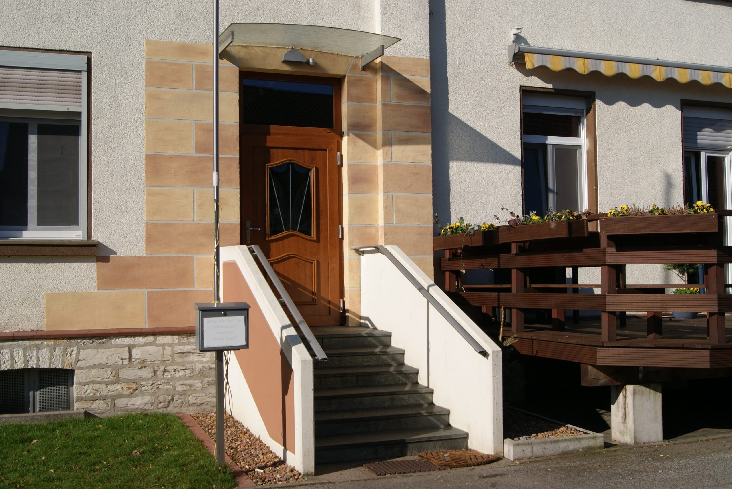 Eingang des Vincenz Hauses